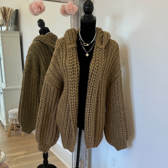 Amaryllis Sweaters - **GORGEOUS** Oversized Chunky Hooded Open-Front Sweater Cardigan in Olive Brown